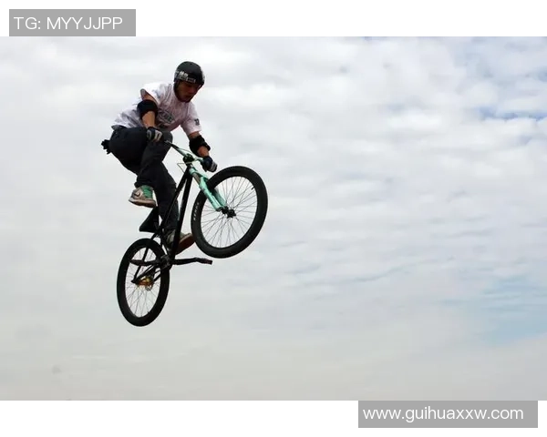 深圳极限运动队在世界攀岩锦标赛中的辉煌突破与成长历程揭秘